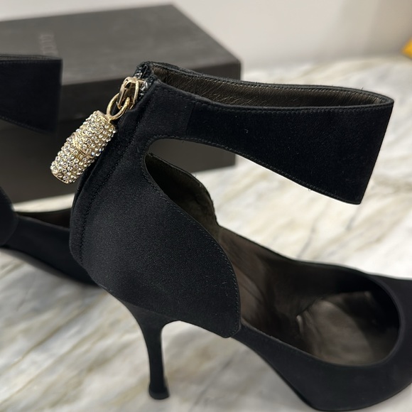 GUCCI SATIN BLACK PUMPS 36 1/2 6.5 - Picture 6 of 8